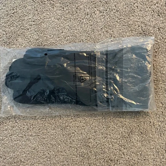 Nordstrom Black Gloves - Picture 2 of 5